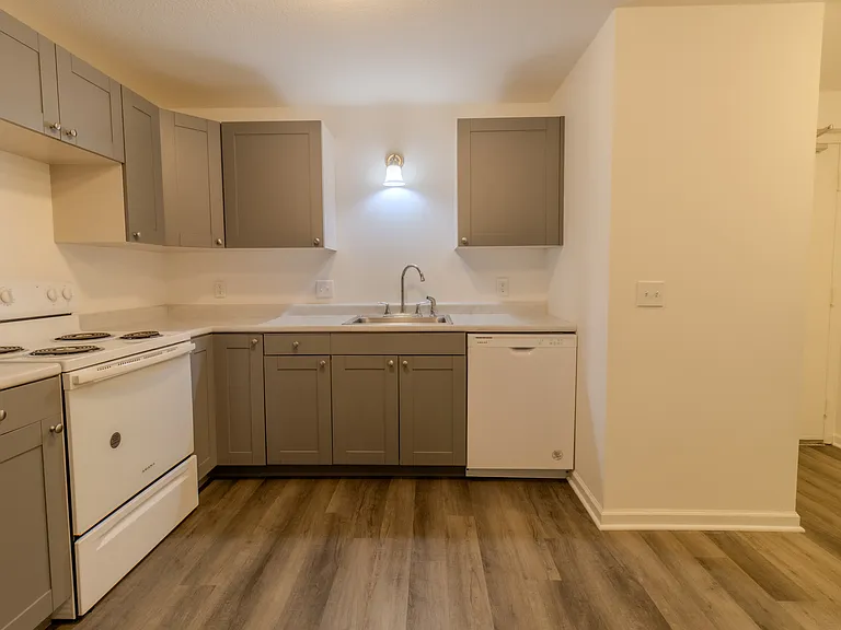 The Tides 1510 Veterans Dr — Photo 31