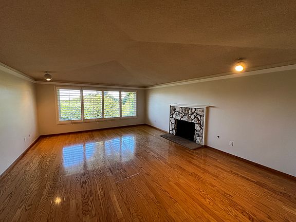 4th image of 2815 Sugarman Ct