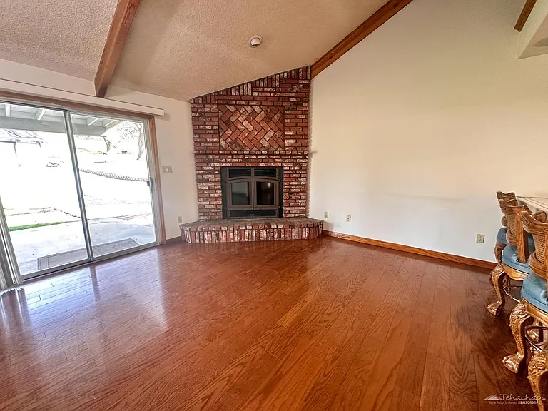 28301 Bear Valley Rd — Photo 8