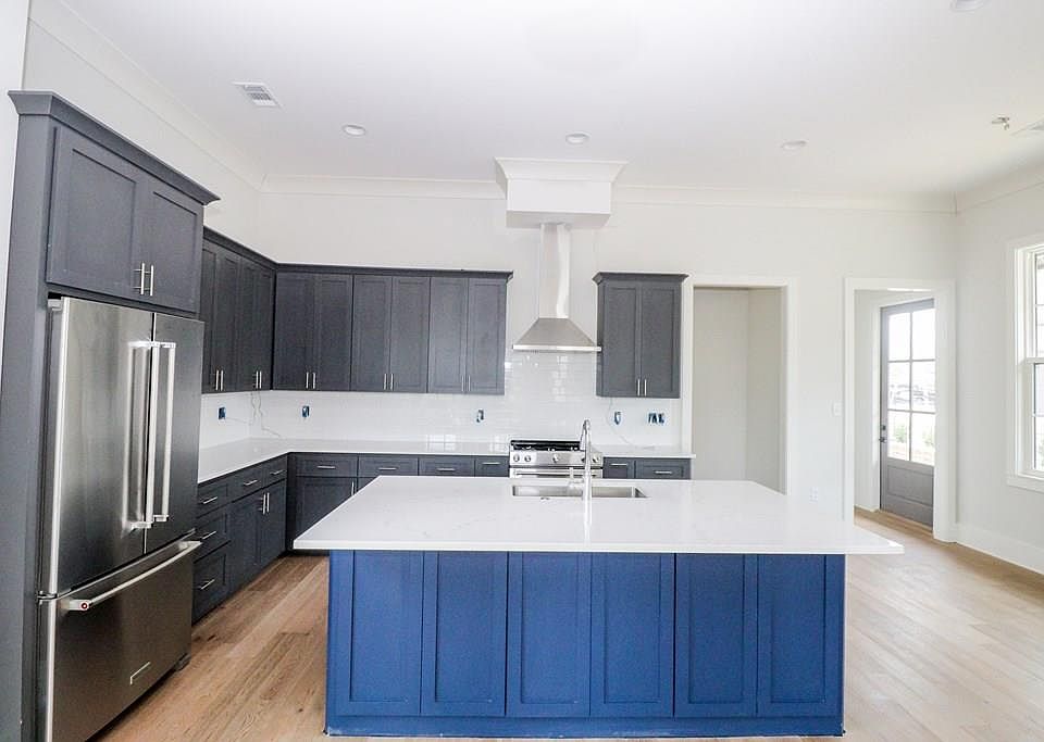 1st image of 105 Farm View Dr #201