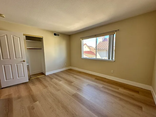 353 Silverlake Ct — Photo 26