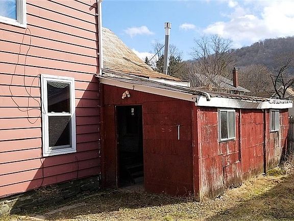 3rd image of 114 Wellsville St