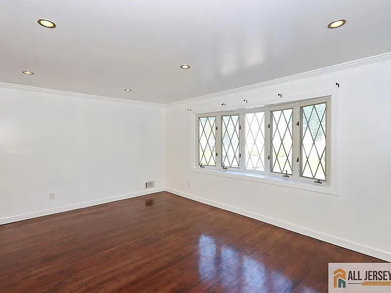 1299 Kline Pl — Photo 10