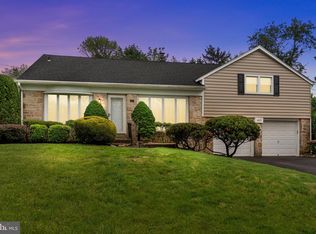 669 Worthington Dr, Warminster, PA 18974