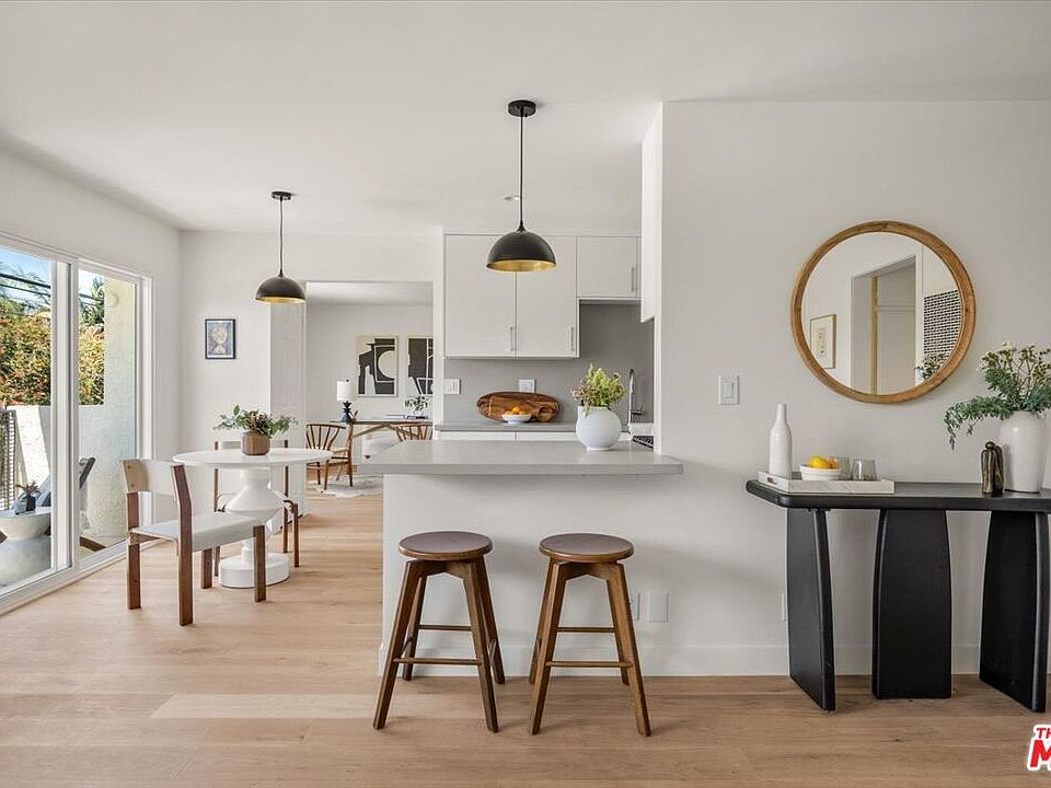 1st image of 2721 2nd St APT 101