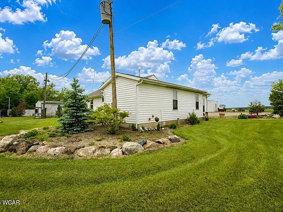 3rd image of 6275 Shindeldecker Rd