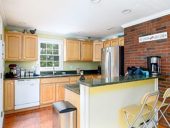 3rd image of 24 Centerwood Dr