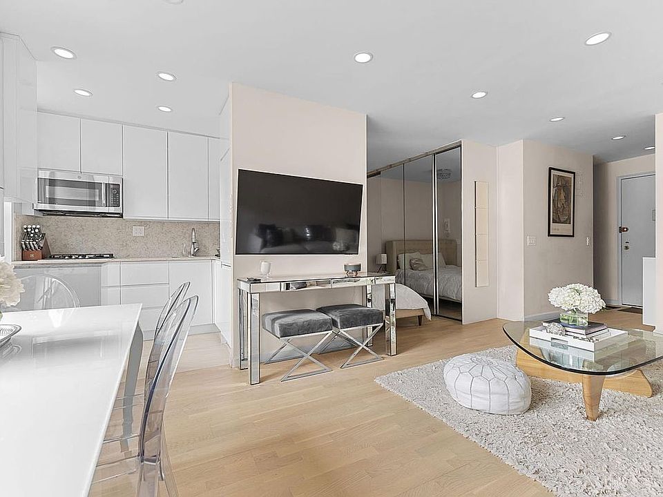 1st image of 309 E 87th St APT 3
