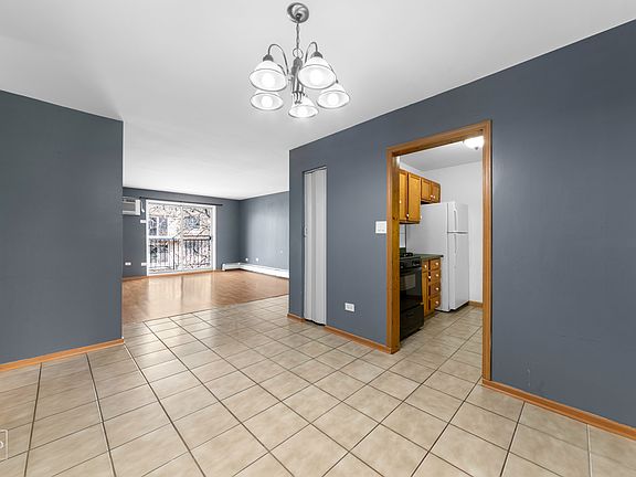 4th image of 252 Shorewood Dr APT 2B