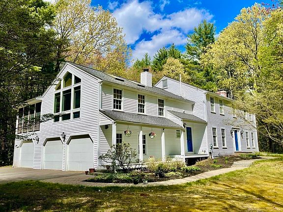 2nd image of 114 Hunters Ridge Rd