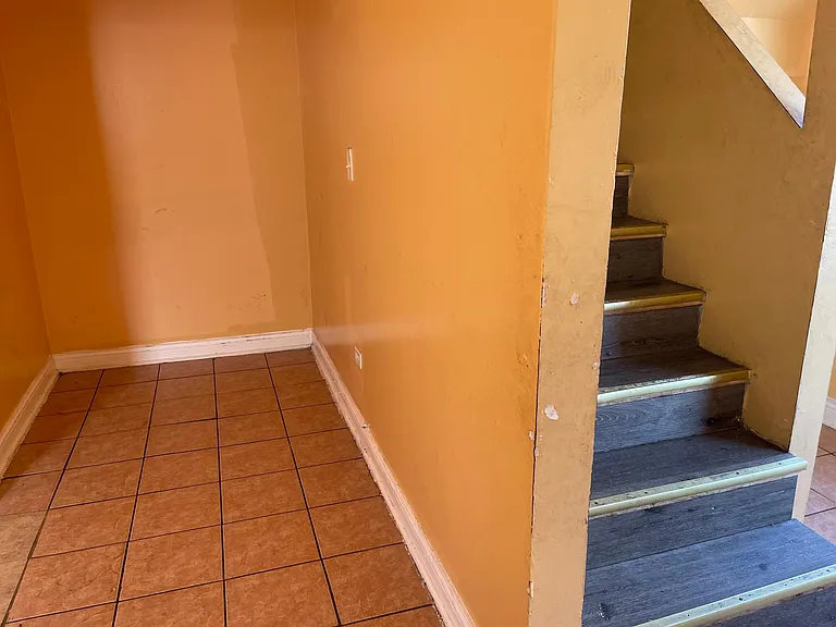 7315 S Greenwood Ave — Photo 6