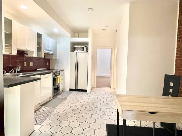 46 Park Vale Ave, Allston, MA
