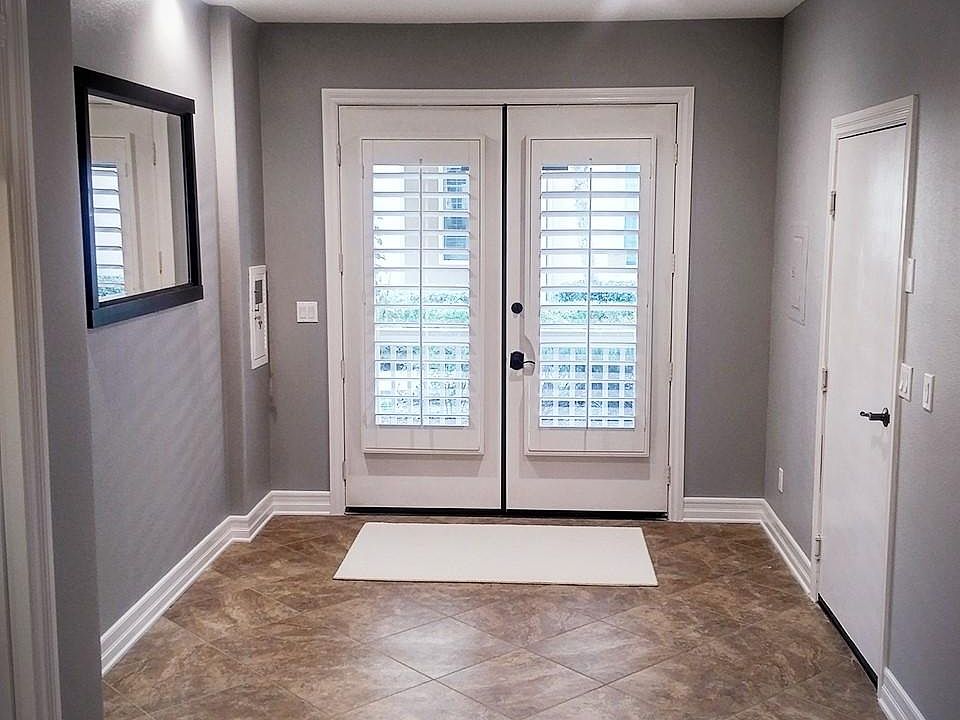 2nd image of 18 Red Leaf Ln Ofc #