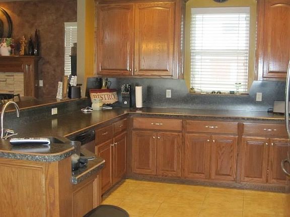 4th image of 17071 SW 36th St