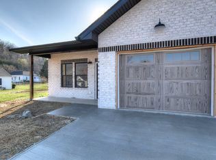 200 Carolina Ave #A, Erwin, TN 37650
