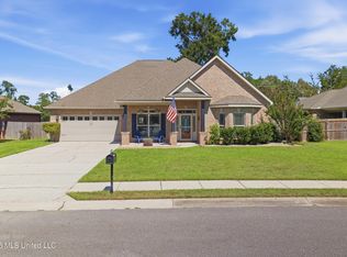 13090 Hawthorn Dr, Biloxi, MS 39532