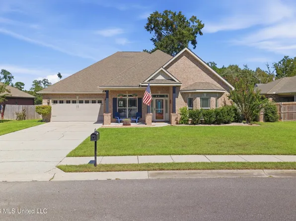 13090 Hawthorn Dr, Biloxi, MS 39532