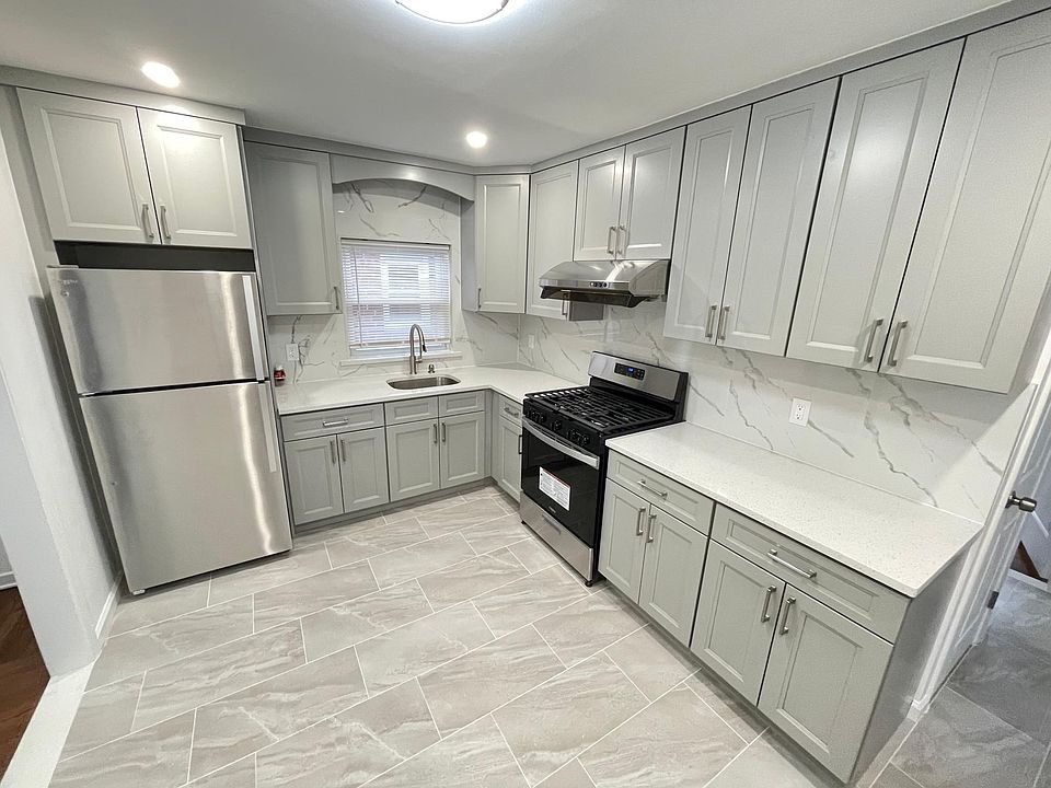 1st image of 16915B 26th Ave #2B