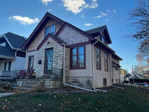 2379 N 65th St, Wauwatosa, WI 53213