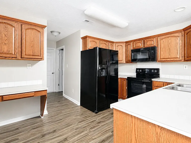 565 Wellington Gardens Dr — Photo 12