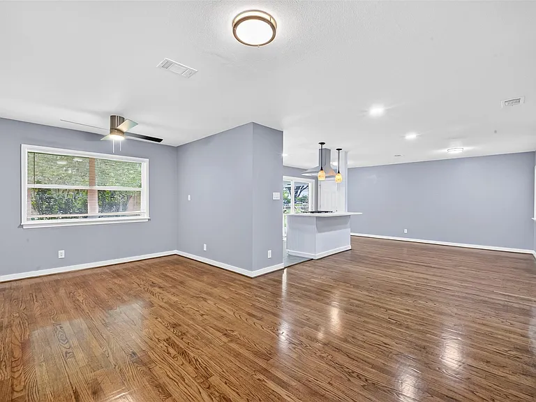 11226 Huggins Dr — Photo 16