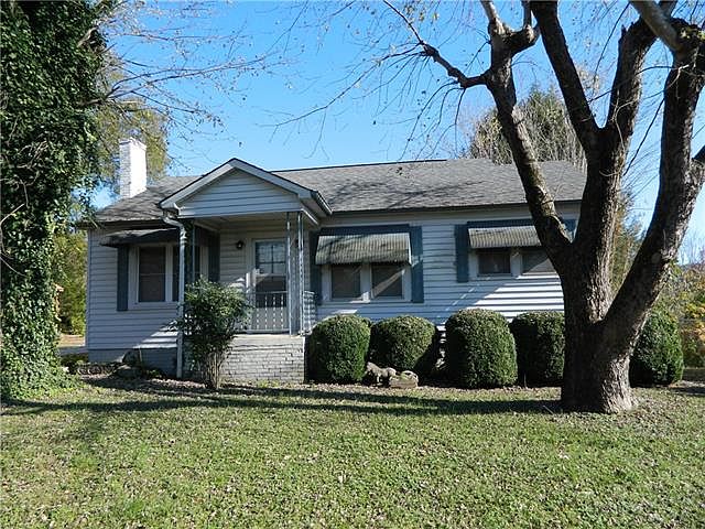 1st image of 118 Lower Creek Dr NE