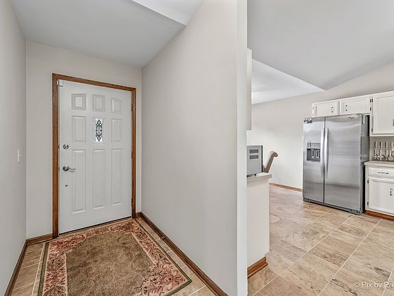 3rd image of 57 Castle Rock Ln