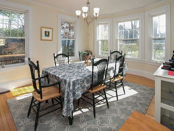 5th image of 220 Lowell Ave #220