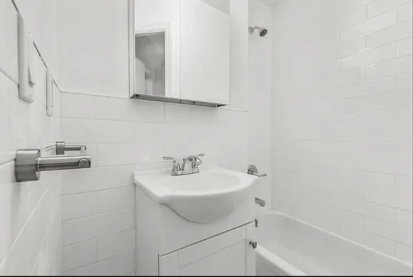 Rented by Guy Goldman, LREB | media 3