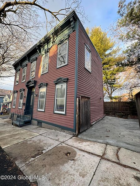 2nd image of 106 N Ferry Street