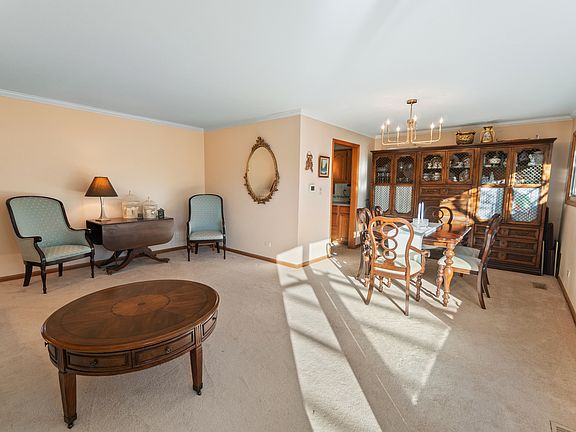 4th image of 315 Cottonwood Ct