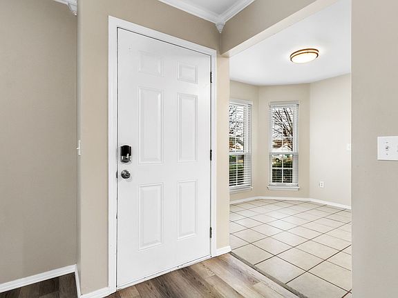 5th image of 2562 Brookside St