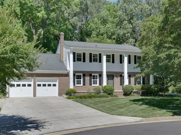 11 Kathy Dr, Poquoson, VA 23662