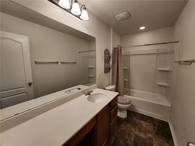 222 Telluride Dr — Photo 17