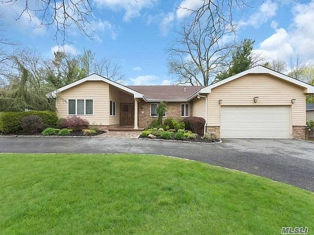 1st image of 7 Heather Ln