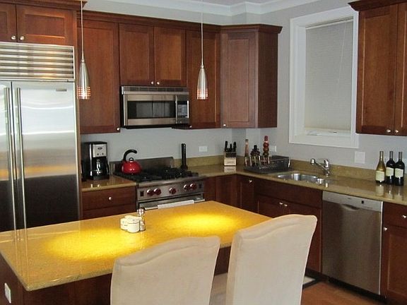 2nd image of 2757 N Lincoln Ave APT 203