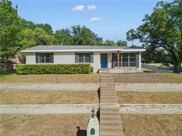 2740 Mountainview Dr, Waco, TX 76710