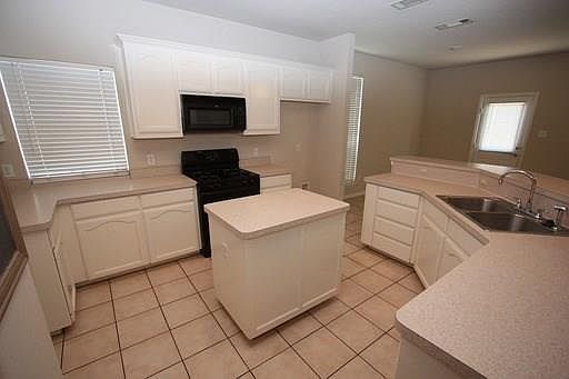 4th image of 11837 Cottontail Dr