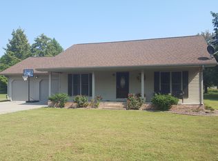 708 Rusty Ln, Carterville, IL 62918