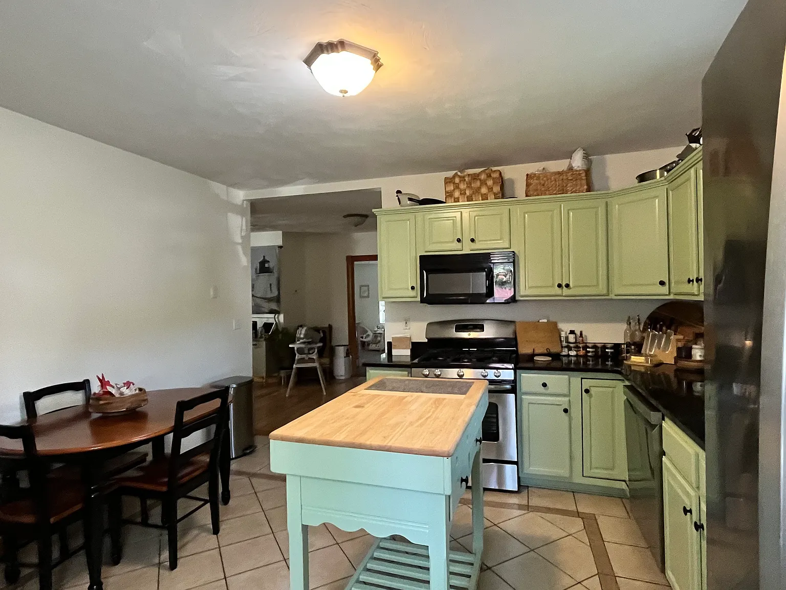 3 bed, 1126 sqft, $2,600 — Photo 1