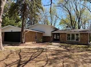 28W555 Leverenz Rd, Naperville, IL 60564