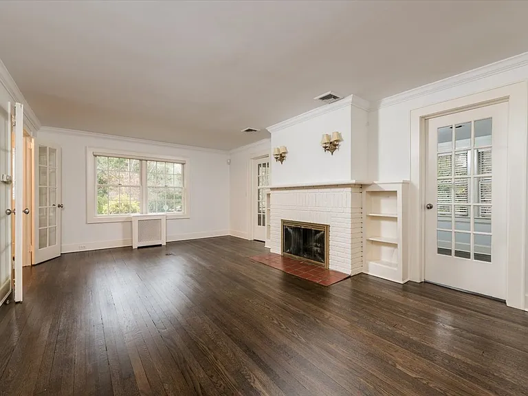 16 Lodge Rd — Photo 4