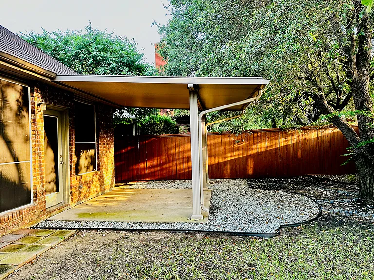 2413 Pinehurst Dr — Photo 5