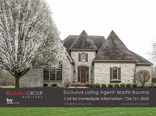 1870 Meadow Ridge Dr, Dexter, MI 48130