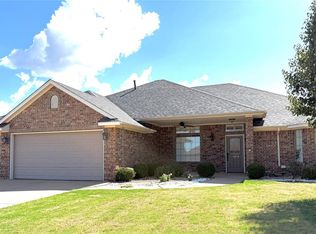 1016 Sheryl Ln, Altus, OK 73521