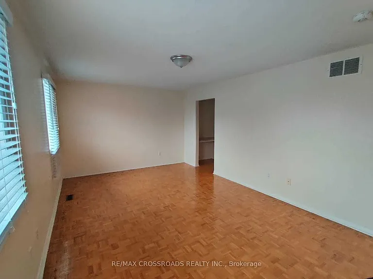 673 Bristol Rd W — Photo 12