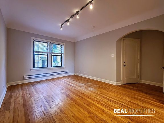 2nd image of 2321 N Rockwell St #D1