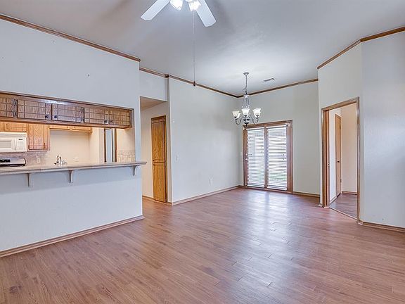 3rd image of 2127 Lonnie Ln
