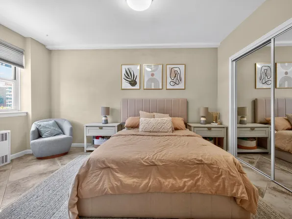 162-41 Powells Cove Boulevard image 7 of 12