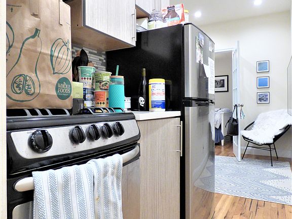 4th image of 26 Leroy St APT 11